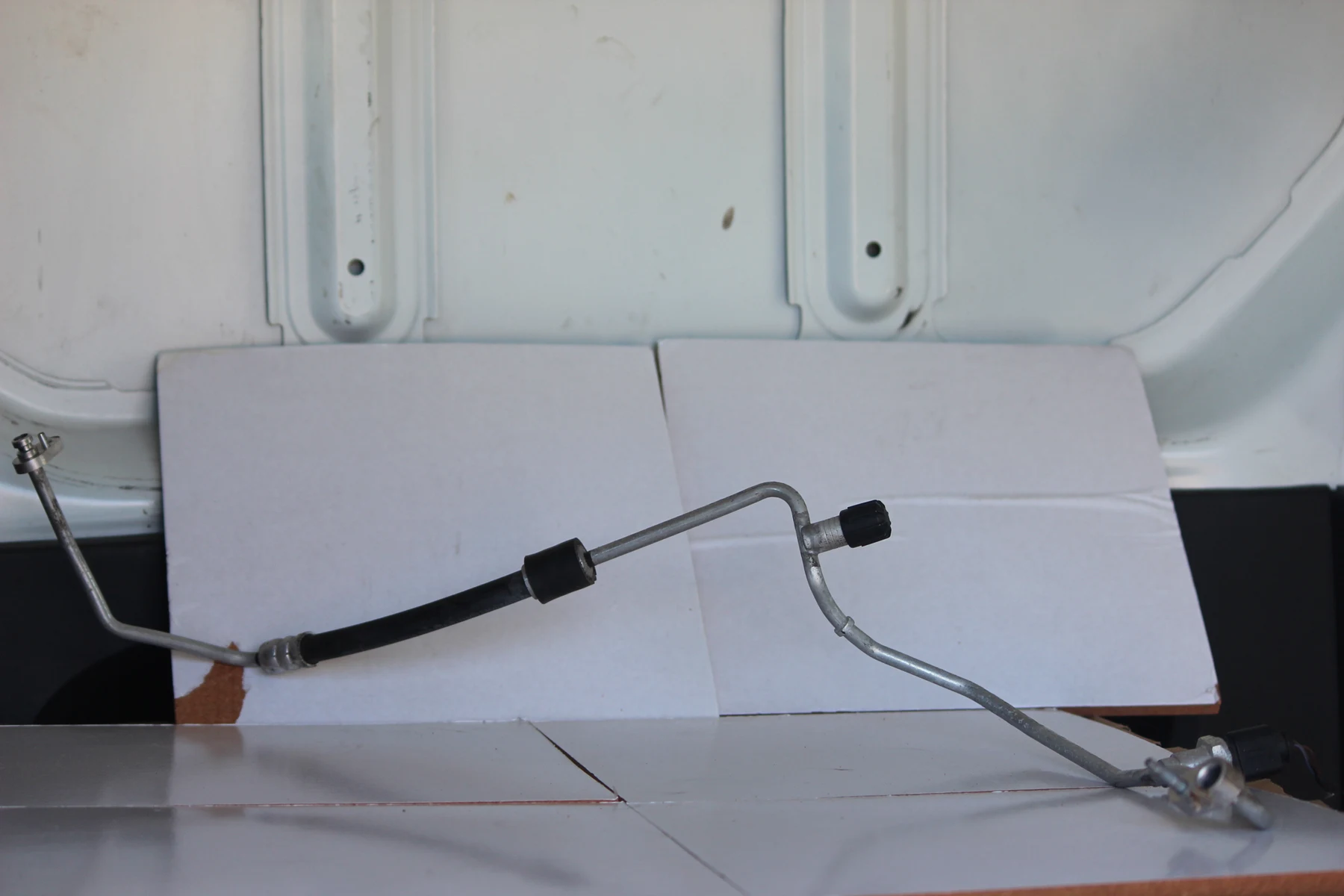 Air-conditioning refrigerant hose/pipe assembly