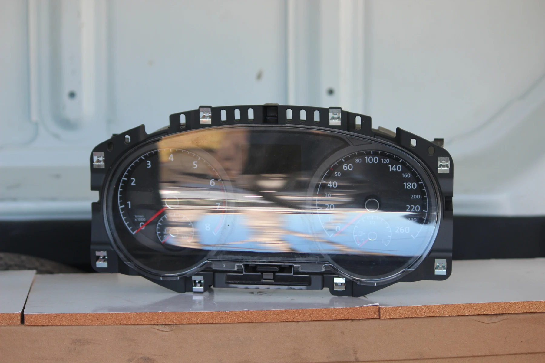 VW Golf Mk7 instrument cluster / speedometer