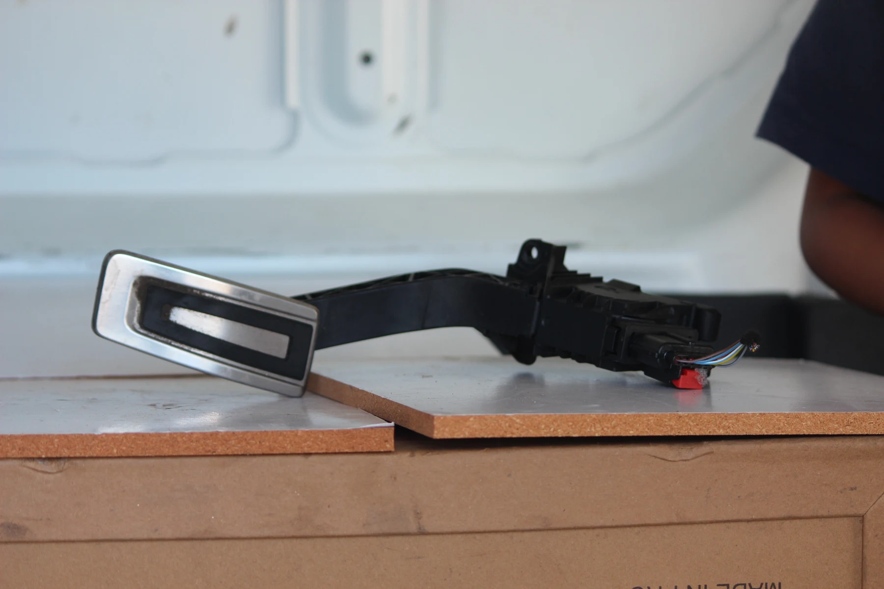 VW electronic parking-brake / Auto Hold switch with loom