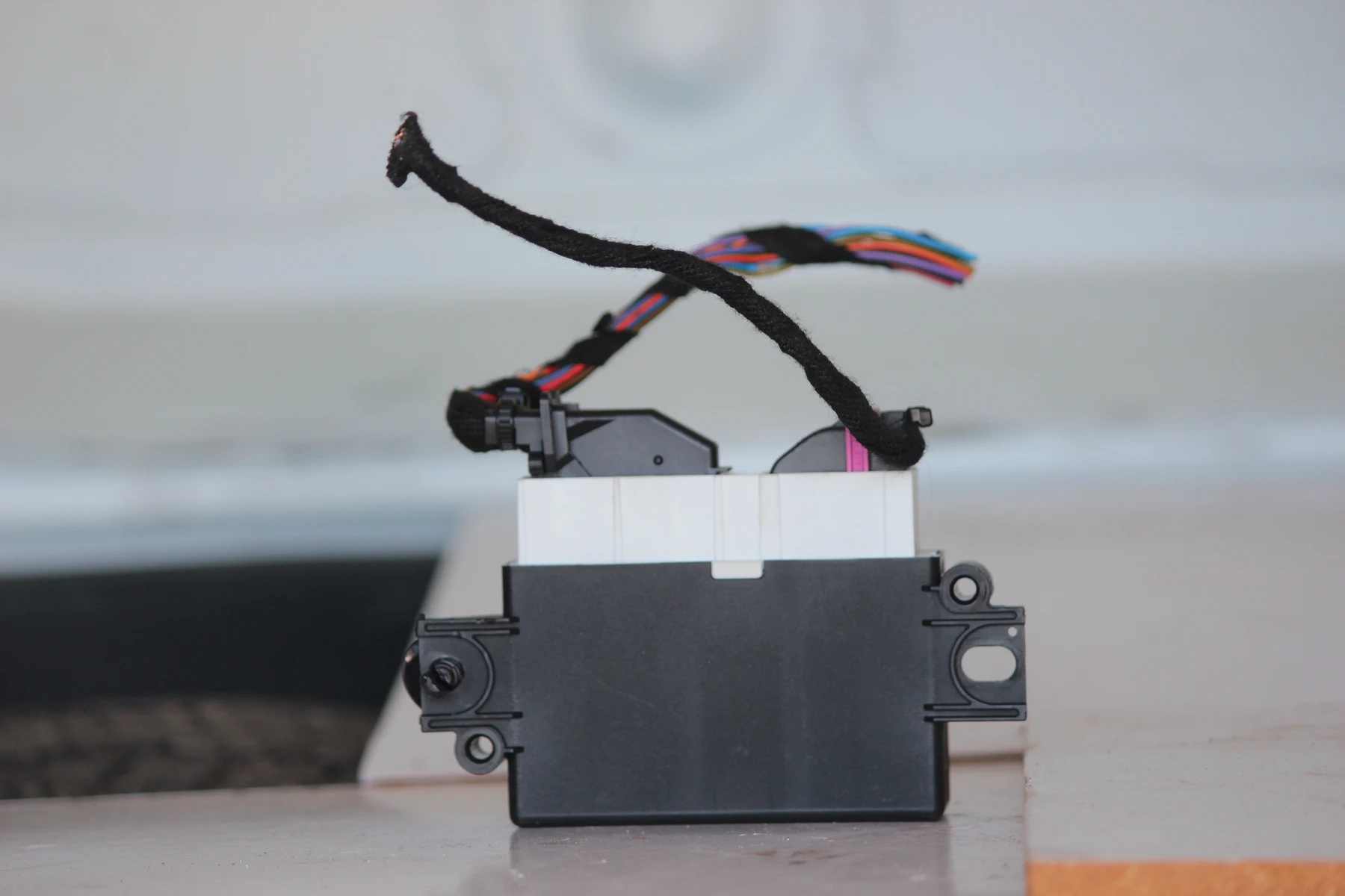 VW Park Pilot parking-aid control module with cut loom