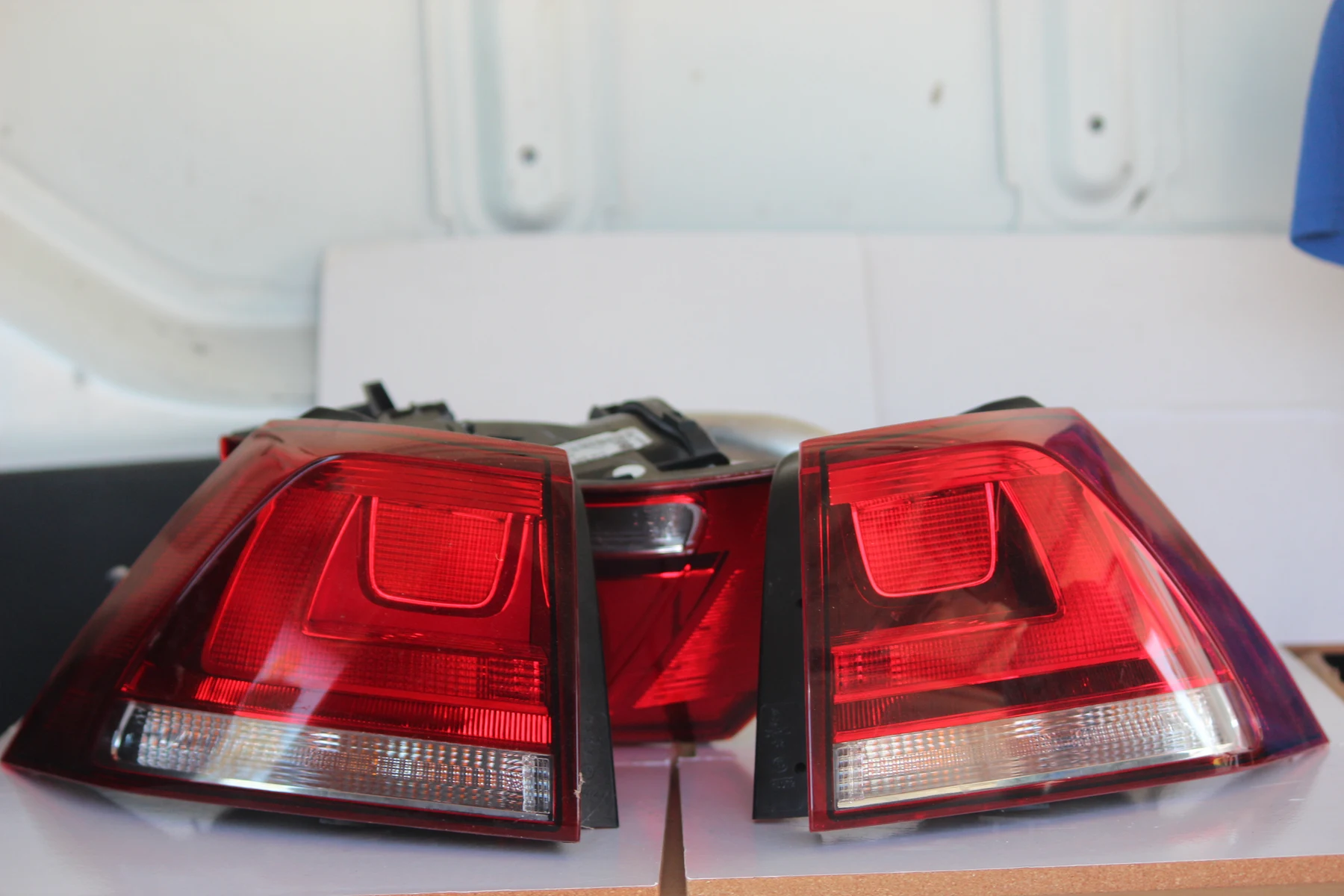 Four-piece rear tail light set