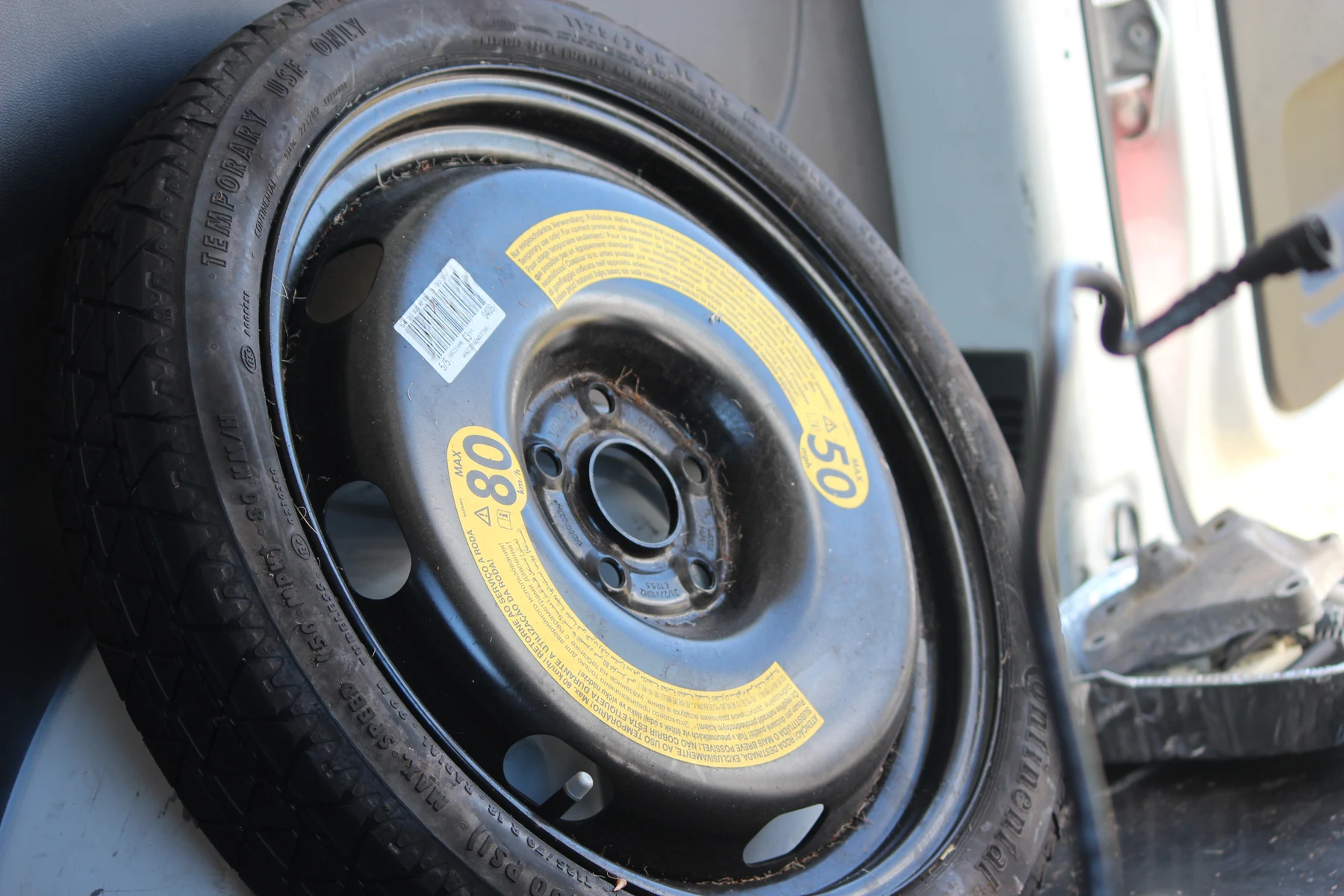 VW Golf Mk7 18-inch space-saver wheel, tyre, jack and tool set